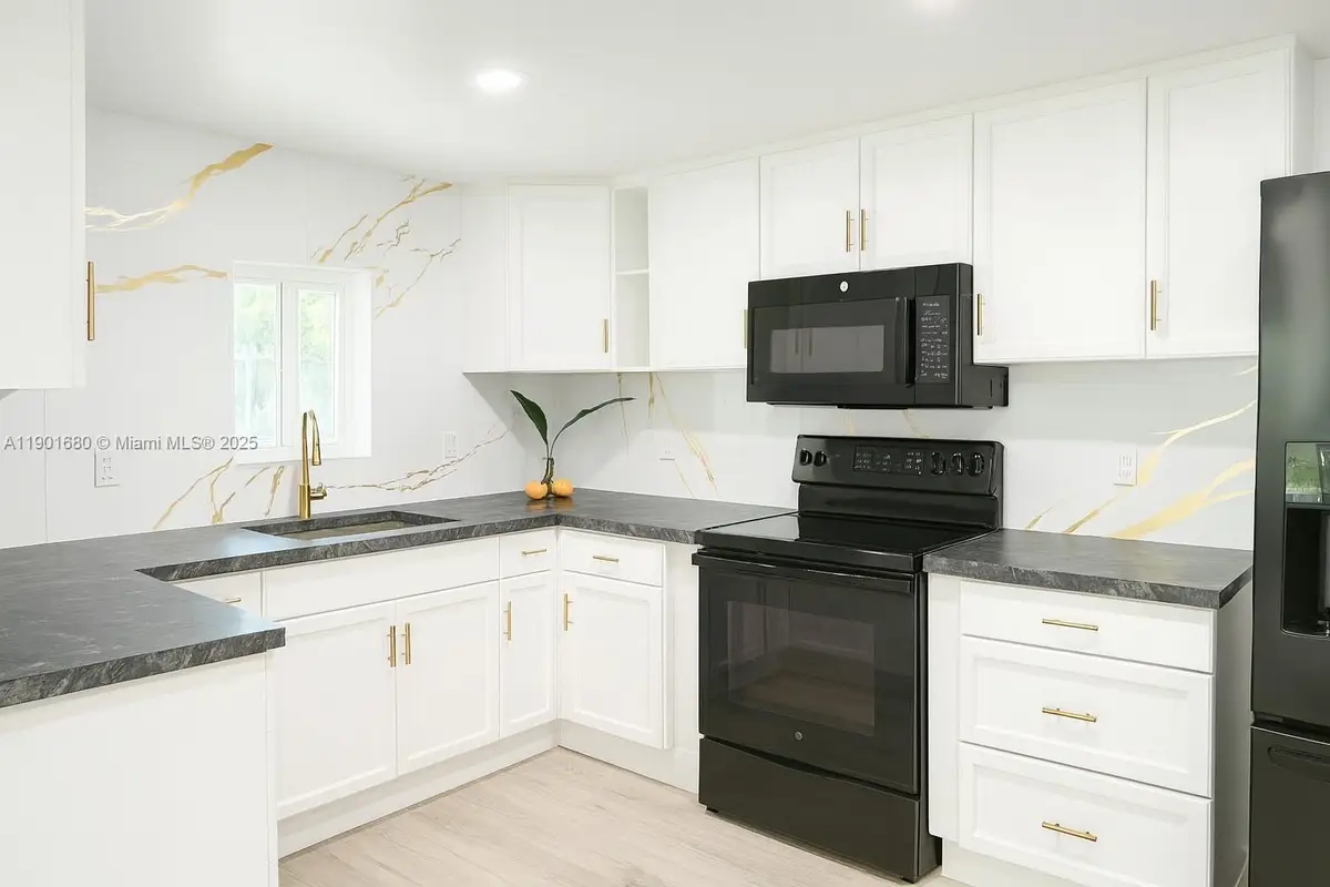 6317 Cleveland St, Hollywood, FL 33024 - Image #1