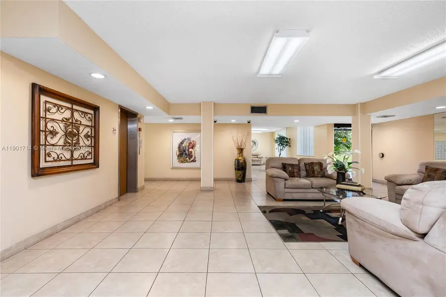 8900 Washington Blvd #404, Pembroke Pines, FL 33025 - Image #2