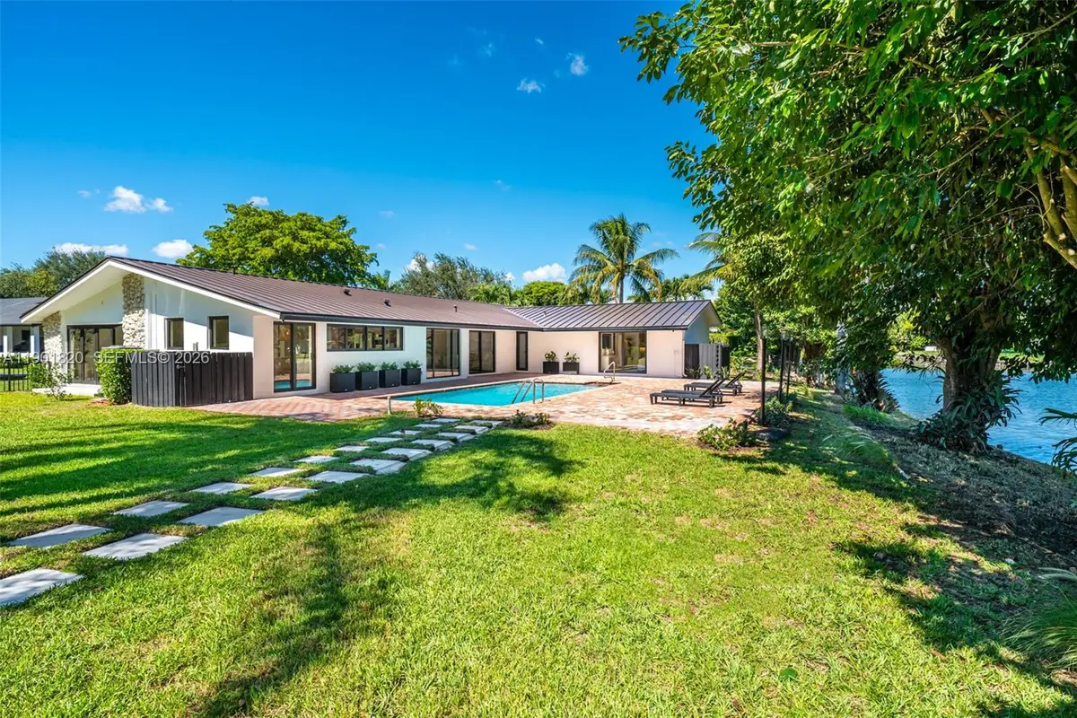 10945 SW 75th Ct, Pinecrest, FL 33156 - Image #1