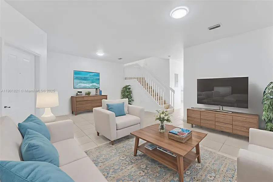 1530 SE 31st Ct, Homestead, FL 33035 - Image #2