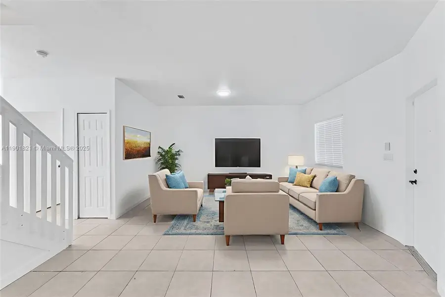 1530 SE 31st Ct, Homestead, FL 33035 - Image #3