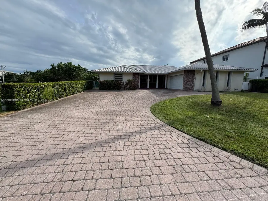 3428 NE 169th St, North Miami Beach, FL 33160 - Image #2