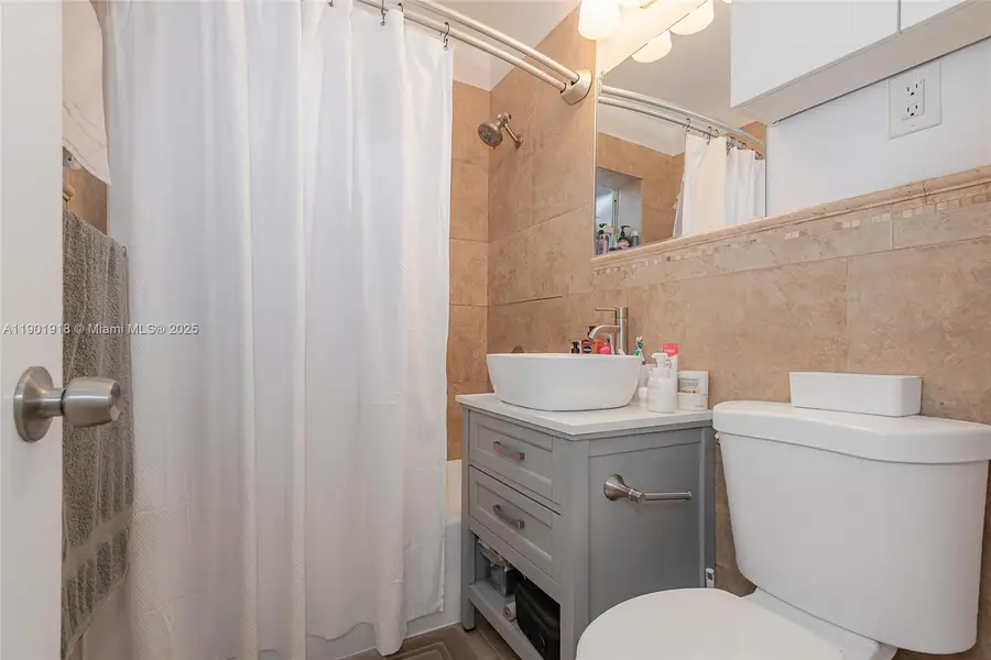 2506 Harding St, Hollywood, FL 33020 - Image #3