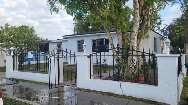 2951 NW 49th St, Miami, FL 33142