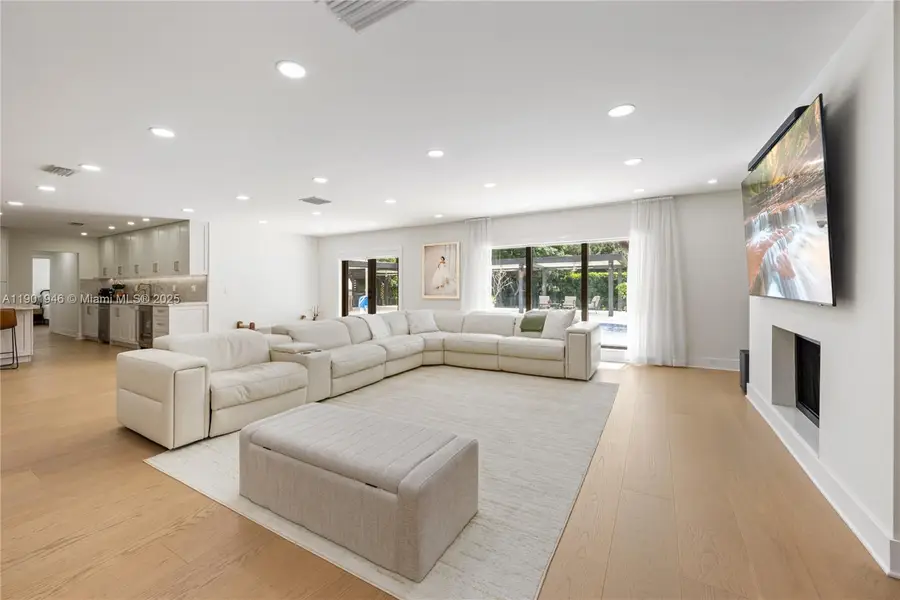 15110 N Saxon Cir, Southwest Ranches, FL 33331 - Image #3