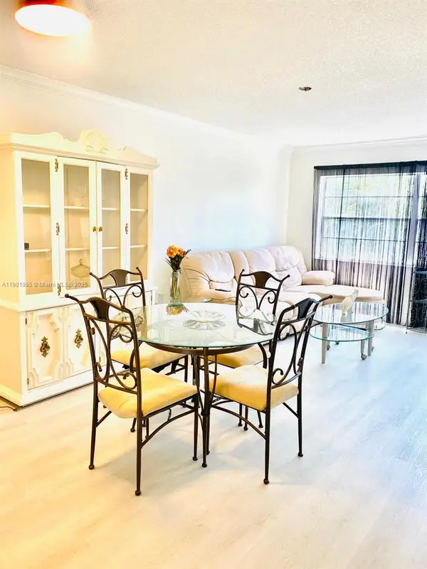 3431 NW 50th Ave #207, Lauderdale Lakes, FL 33319