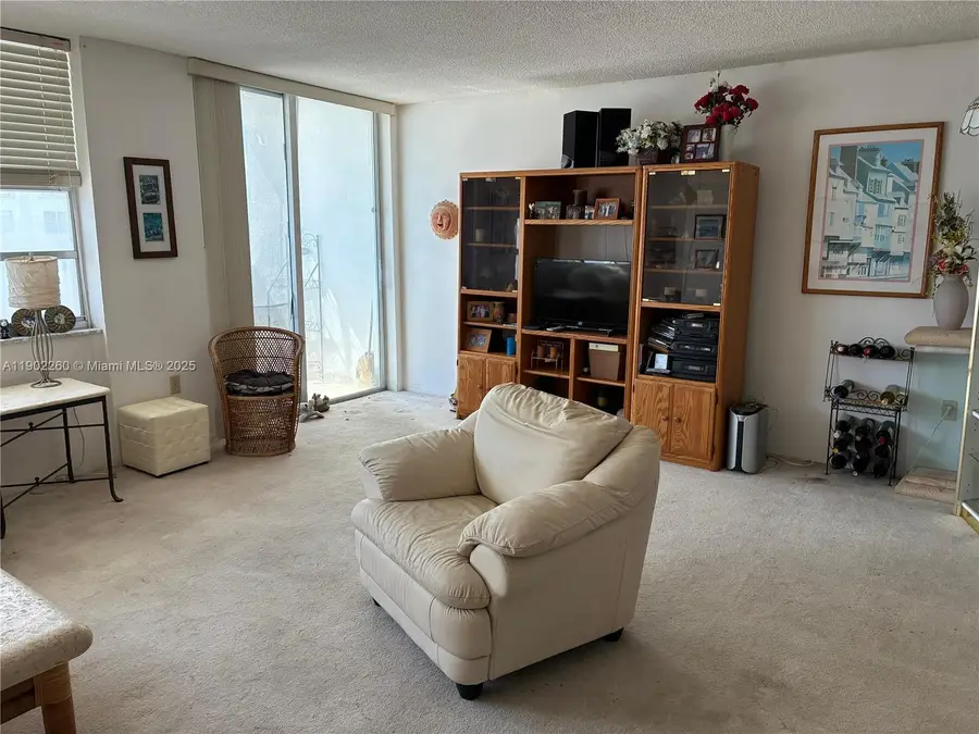 2780 NE 183rd St #606, Aventura, FL 33160 - Image #2