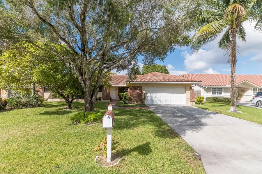 5641 Thistledown Ter, Davie, FL 33331 - Image #2