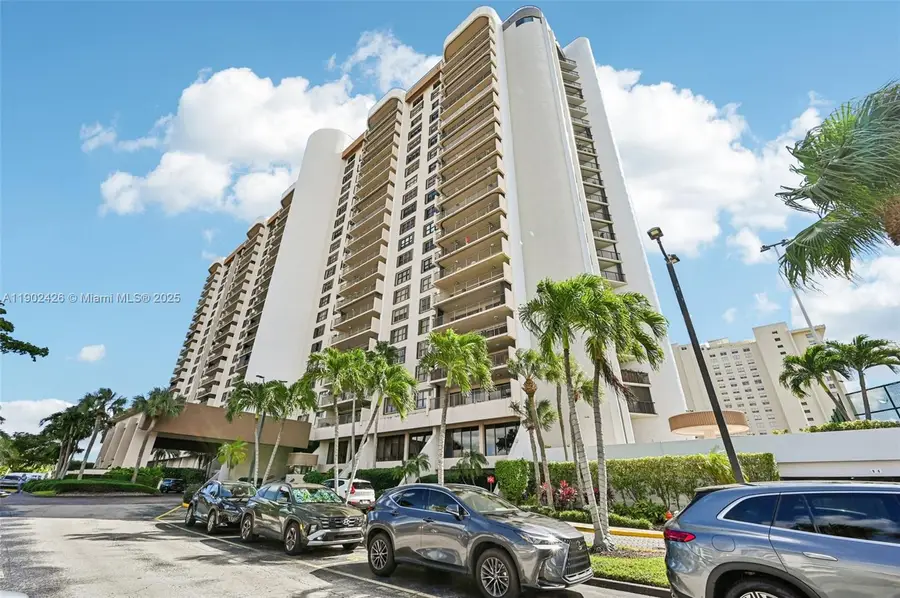 1800 NE 114th St #1004, Miami, FL 33181 - Image #2