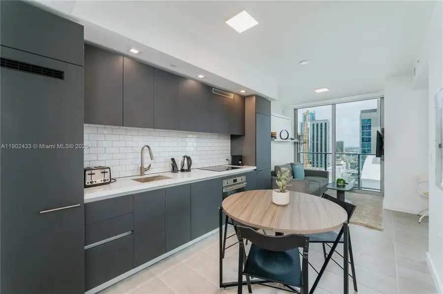 227 NE 2nd St #2908, Miami, FL 33132 - Image #2