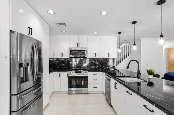 2261 NW 139th Ave, Sunrise, FL 33323