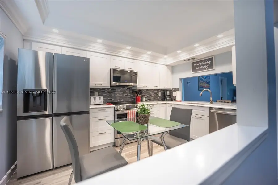 4000 Crystal Lake Dr #114, Deerfield Beach, FL 33064 - Image #3