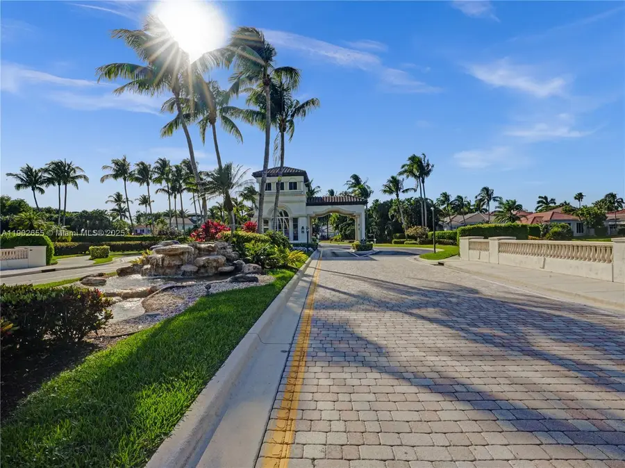 16291 Bristol Pointe Dr, Delray Beach, FL 33446 - Image #2