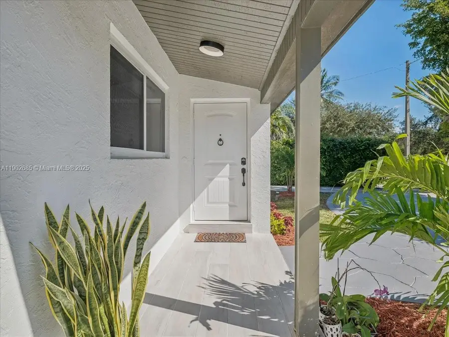 9371 Martinique Dr, Cutler Bay, FL 33189 - Image #3