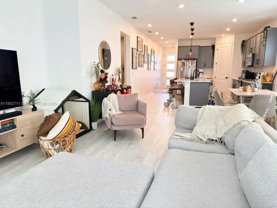 1052 Sugarwood St, Davenport, FL 33837 - Image #2