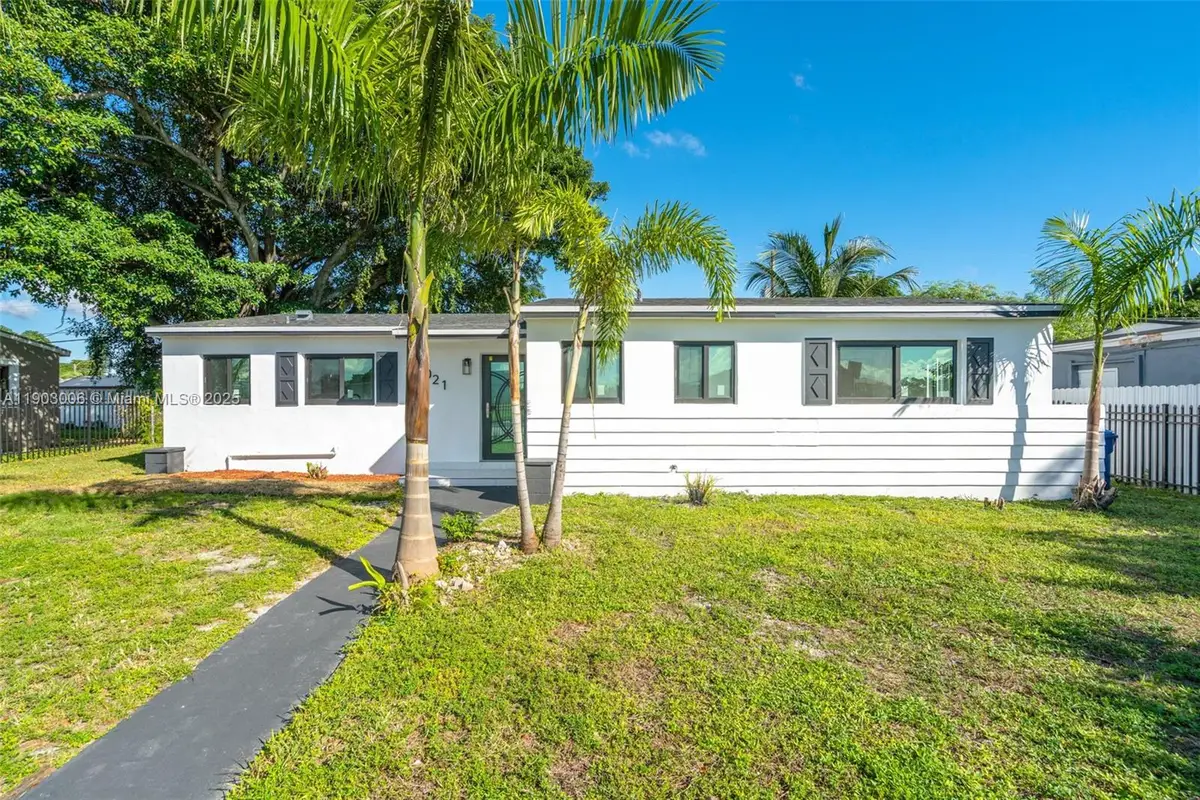 1021 NW 195th St, Miami Gardens, FL 33169 - Image #1