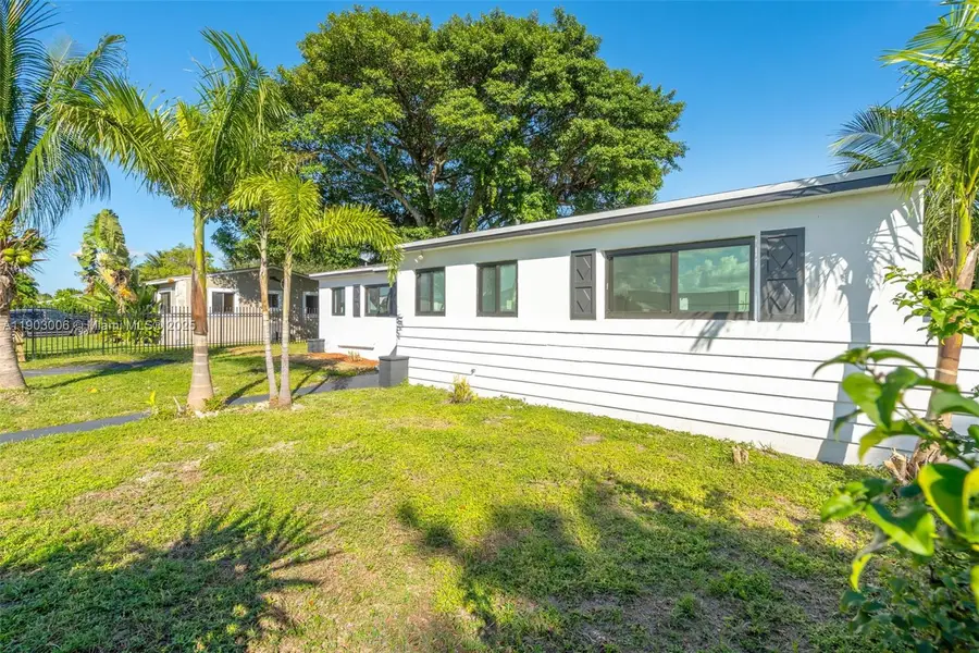 1021 NW 195th St, Miami Gardens, FL 33169 - Image #2