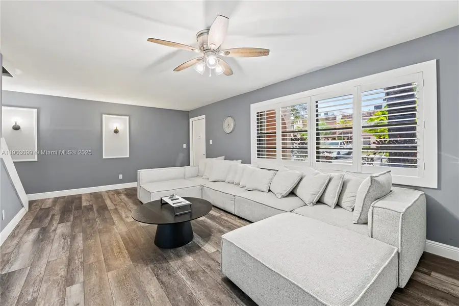 33 Madrid Ln #4-9, Davie, FL 33324 - Image #3