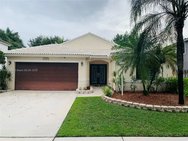 1235 NW 144th Ave, Pembroke Pines, FL 33028