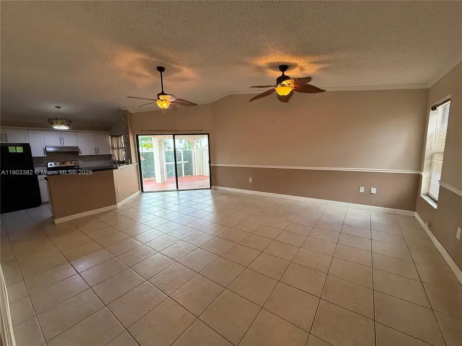 2901 San Remo Cir, Homestead, FL 33035 - Image #2