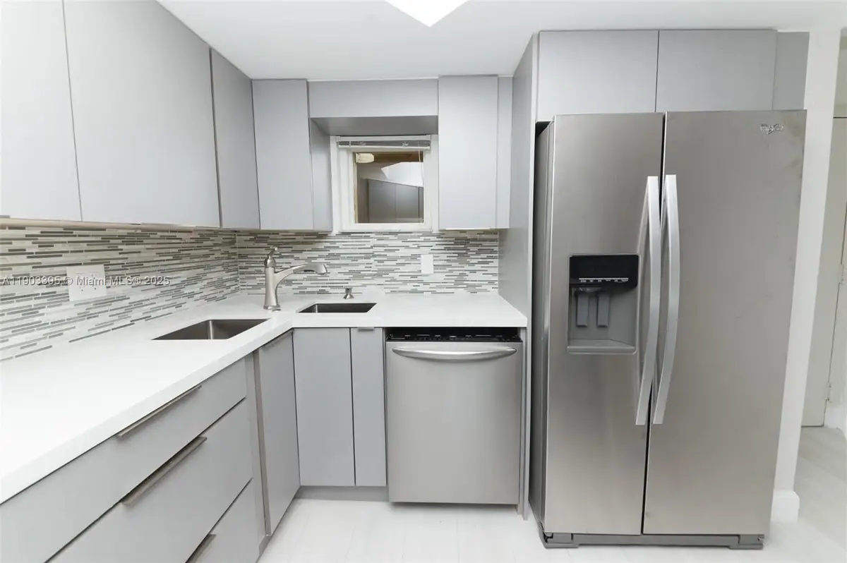 8323 Lake Dr #402, Doral, FL 33166 - Image #1