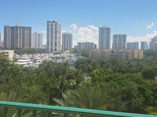 19900 E Country Club Dr #607, Aventura, FL 33180