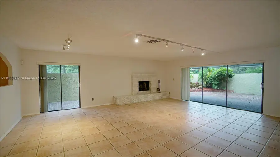 3740 Estepona Ave #14B1, Doral, FL 33178 - Image #3