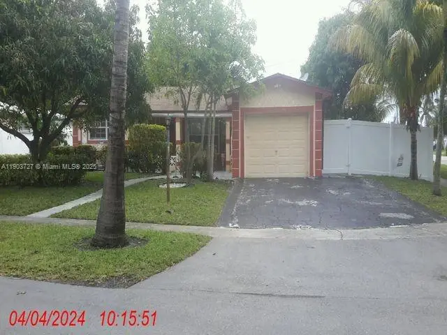 3301 NW 32nd Ct, Lauderdale Lakes, FL 33309 - Image #1