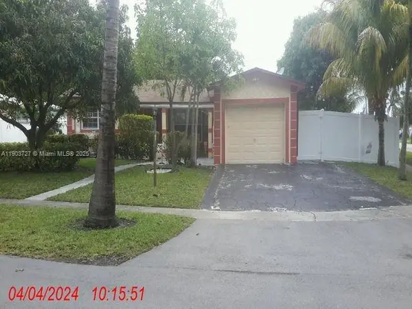 3301 NW 32nd Ct, Lauderdale Lakes, FL 33309
