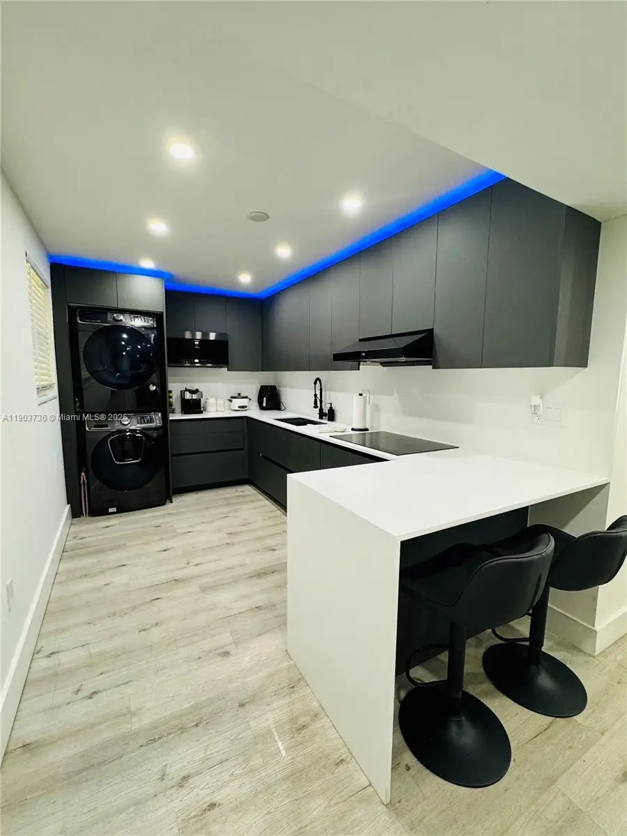 1555 W 44th Pl #214D, Hialeah, FL 33012 - Image #3