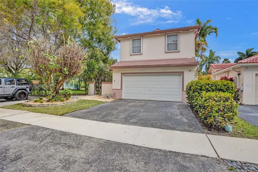 218 NW 75th Ter, Plantation, FL 33317 - Image #2