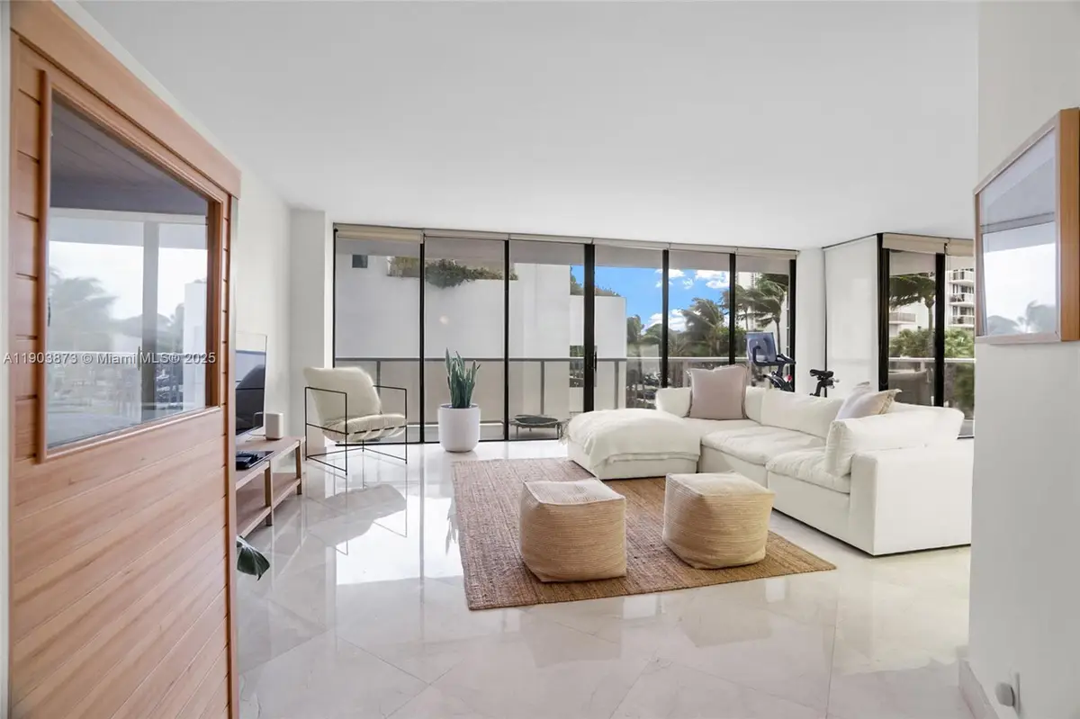 20281 E Country Club Dr #M1, Aventura, FL 33180 - #1