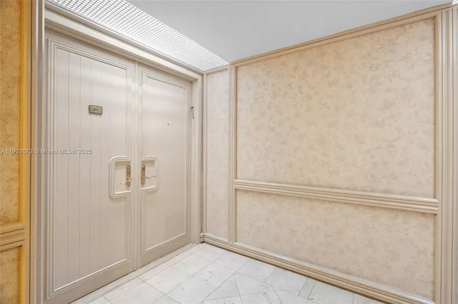 20281 E Country Club Dr #M1, Aventura, FL 33180 - #2