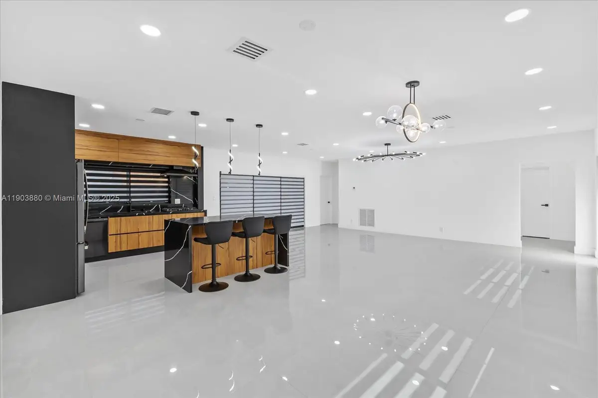 19511 NE 18th Pl, Miami, FL 33179 - Image #1