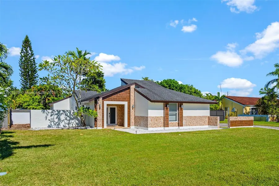 15281 SW 153rd St, Miami, FL 33187 - Image #2