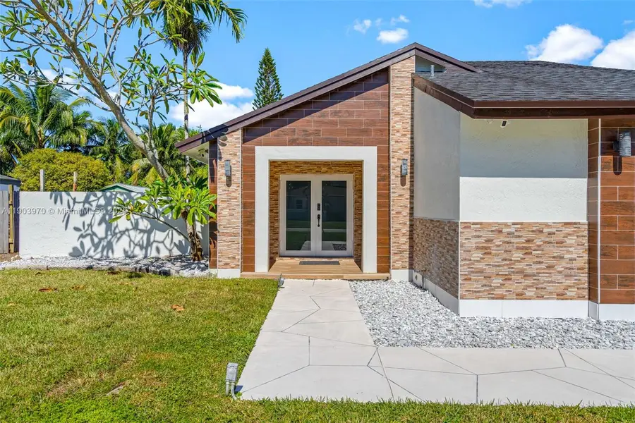 15281 SW 153rd St, Miami, FL 33187 - Image #3