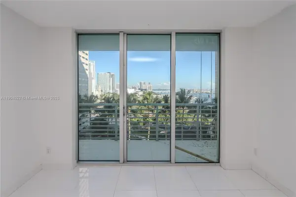 325 S Biscayne Blvd #1722, Miami, FL 33131