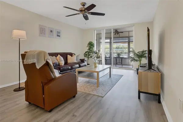 7300 NW 17th St #220, Plantation, FL 33313