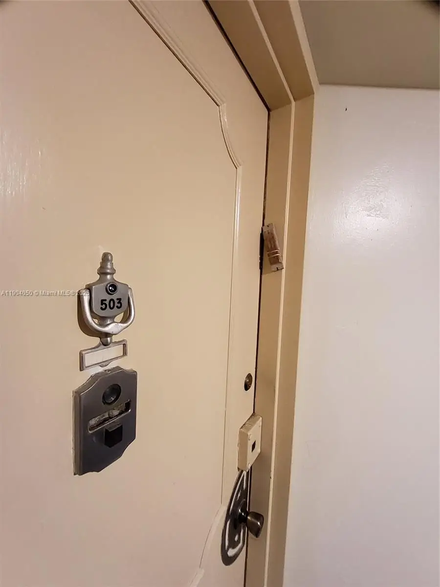 1301 NE Miami Gardens Dr #503W, Miami, FL 33179 - Image #2