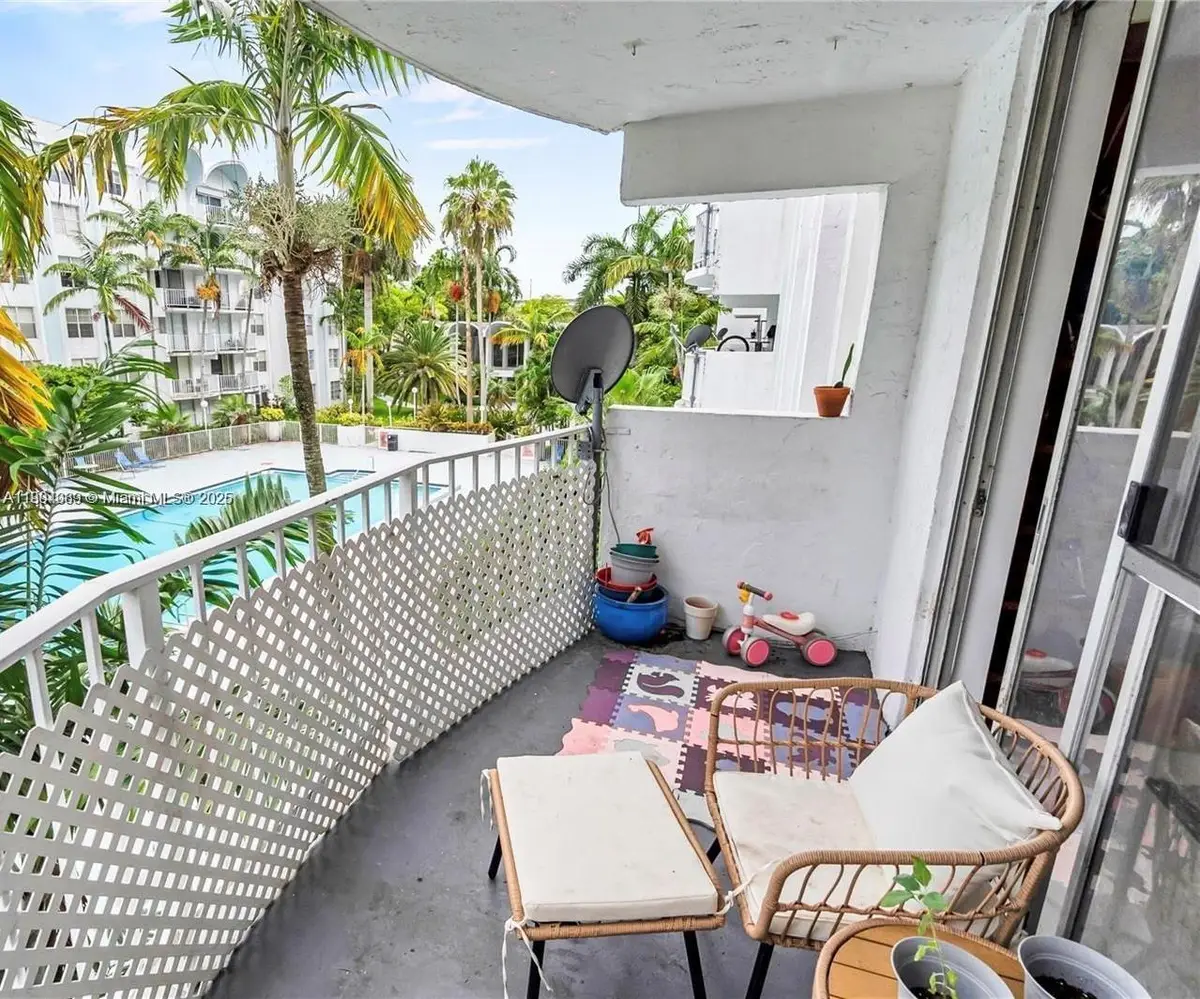 488 NW 165th St Rd #B-312, Miami, FL 33169 - Image #1