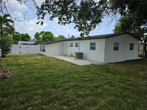 Address Withheld By Seller, Miami, FL 33179