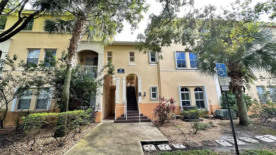 110 Jacaranda Country Club Dr #205, Plantation, FL 33324 - Image #2