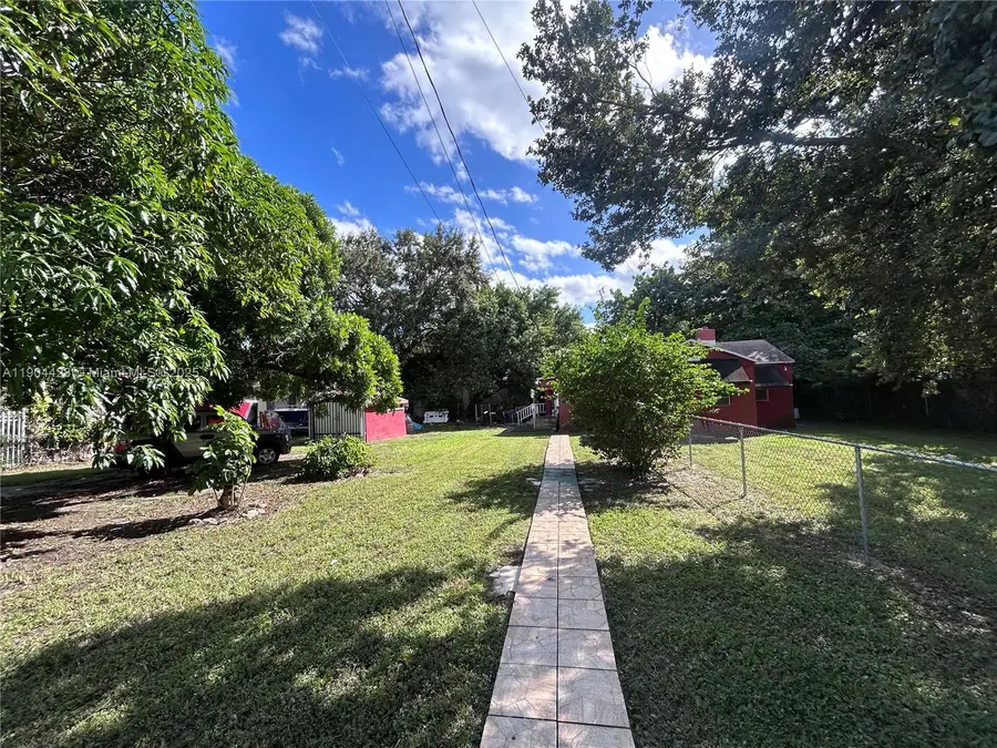 1452 NW 41st St, Miami, FL 33142 - Image #3