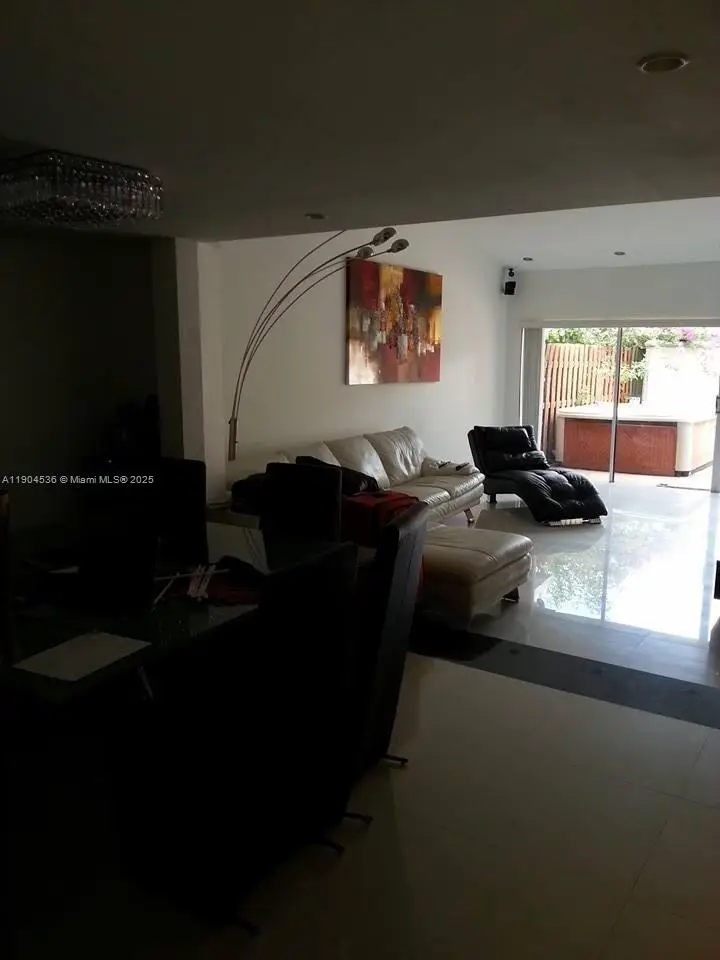 546 NE 199th Ln #4W, Miami, FL 33179 - Image #3