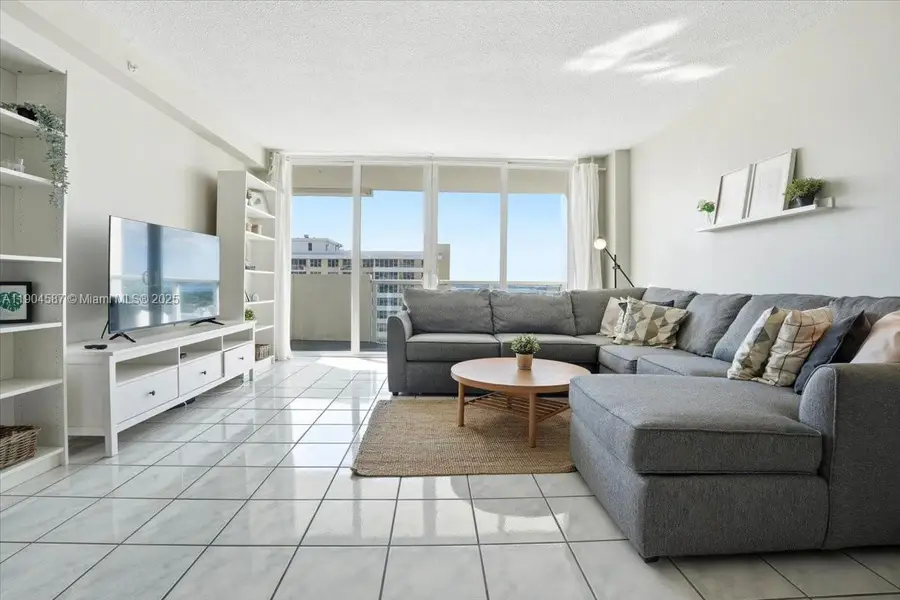 5601 Collins Ave #1517, Miami Beach, FL 33140 - Image #2