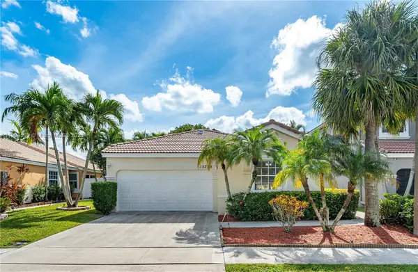 15750 NW 16th Ct, Pembroke Pines, FL 33028