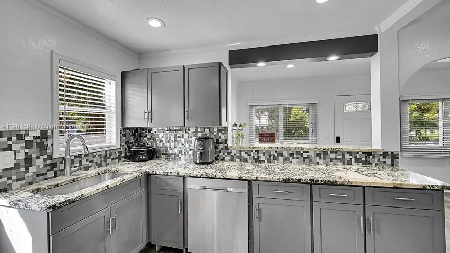 422 49th St, West Palm Beach, FL 33407 - Image #3