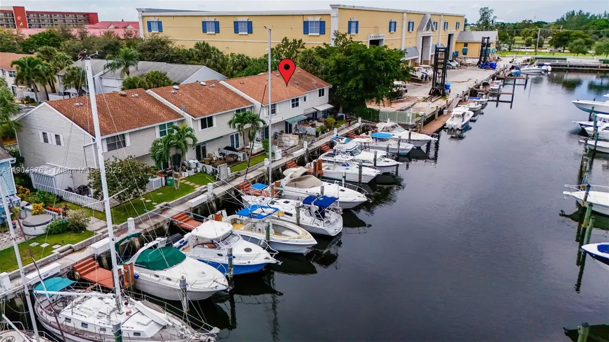 2533 NE 15th St, Pompano Beach, FL 33062 - #1