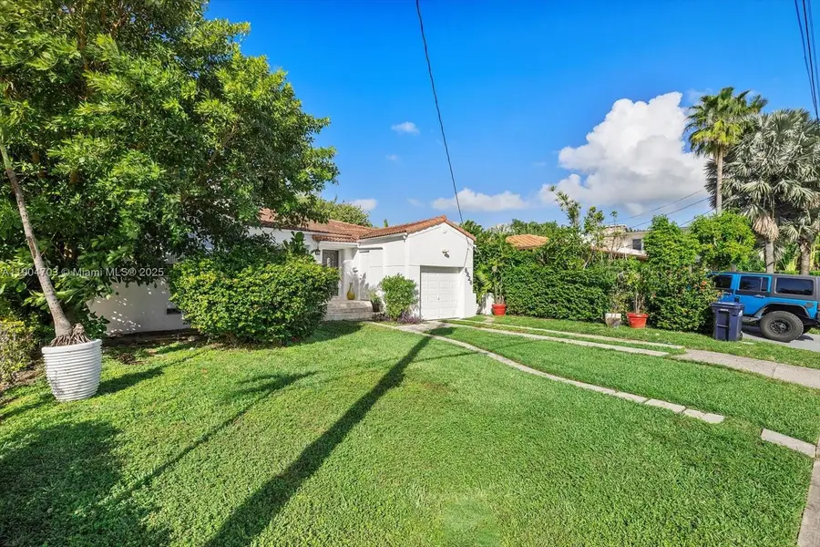 8826 Emerson Ave, Surfside, FL 33154 - Image #2