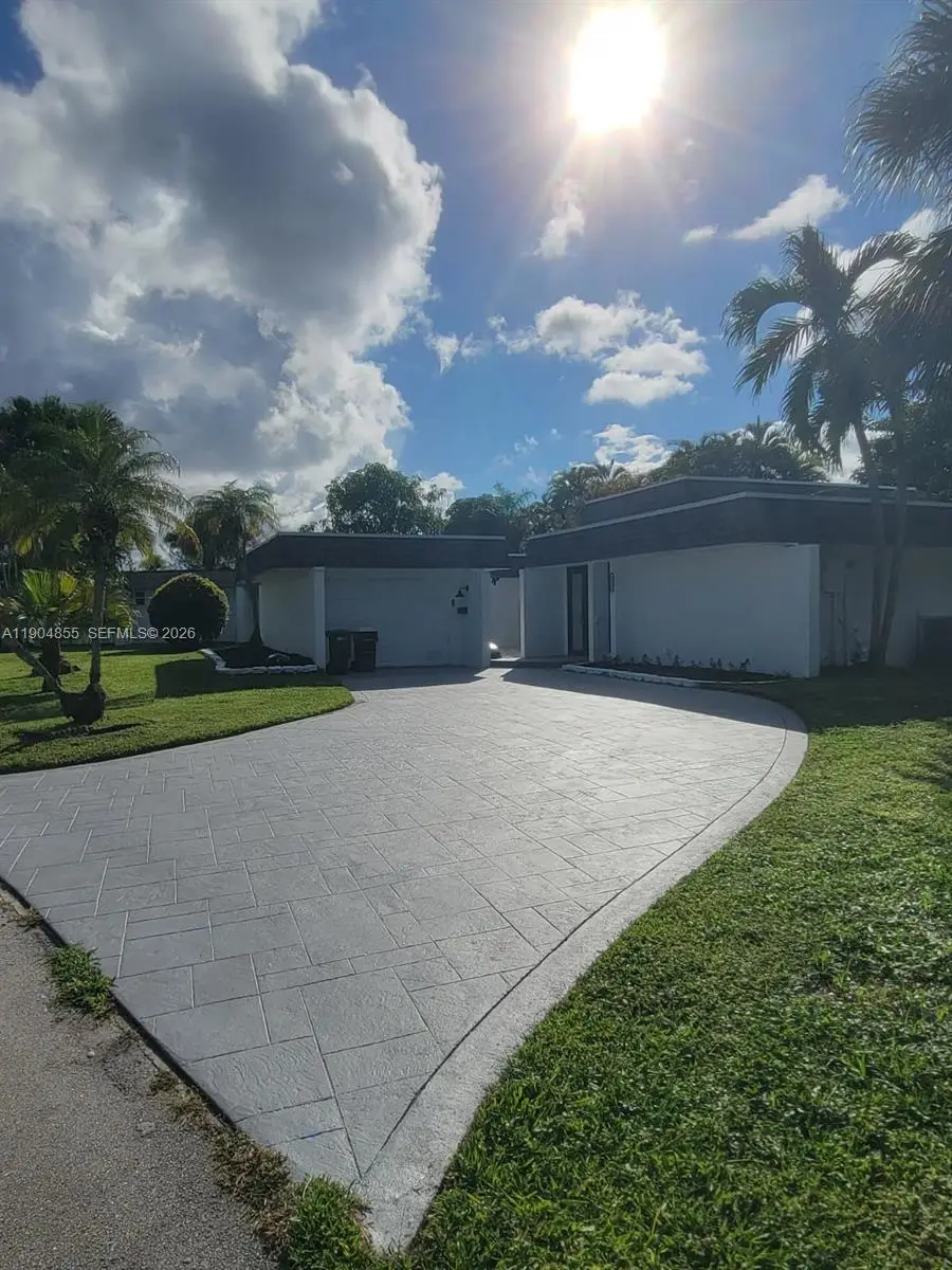 4603 King Palm Dr, Tamarac, FL 33319 - Image #1